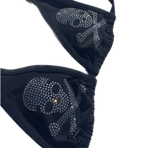 Bikini  - Jätte cool bikini topp som tyvärr är för liten för mig😭😭 helt oanvänd. Passar storlek xxs/xs 