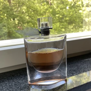 Lancome/la vie est belle - Säljer parfymen ”La vie est Belle ” av Lancome . 50 ml . Kan tänka mig sänka pris vid snabbköp och kan även mötas upp