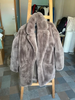 Pälskappa - Använd max 2 gånger, så väldigt fint skick