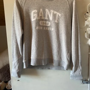 Gant tröja  - Jag älskade den här tröjan när jag köpte den för ett par år sedan men nu har min klädstil ändrats och skulle vilja sälja den hellre än att slänga den. 