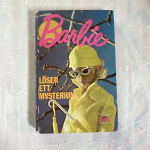 Bok- barbie 1958 - Gammal bok