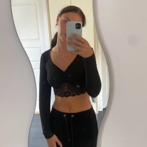 Topp säljes - Jättefin topp säljes i strl xs då den är för liten, använd en gång så som ny!