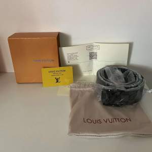 Helt nytt Luis Vuitton bälte, bästa kvalite. Priset kan diskuteras vid snabb affär. Kom privat för mer bilder/information.😁