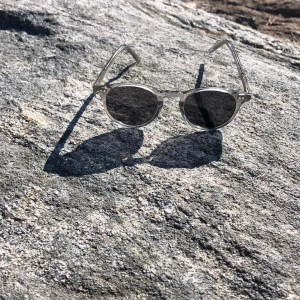 Monten glasögon - Ganska nya inte så slitna. Köpta från Monten och väldigt sköna.