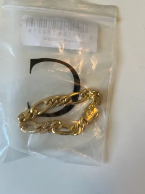 Oanvänt Figaro gold armband  - Helt nytt, oanvänt. 15cm. One size