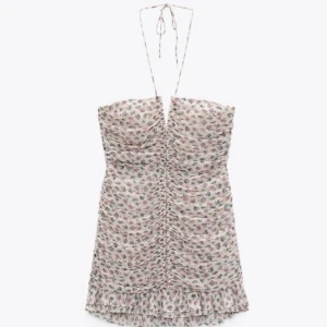 Klännkng - Supersöt klänning från zara. Säljs från 150