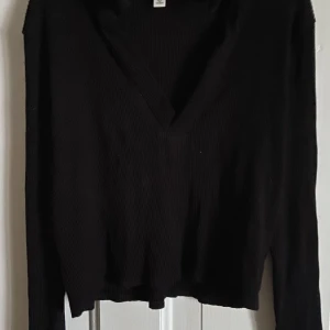 Långärmad piké  - En helt oanvänd långärmad piké, like kort i formen