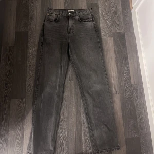 Jeans  - Säljer dessa jeans från Gina 💓nypris 599kr