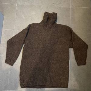 Stickad  - handgjord stickad 