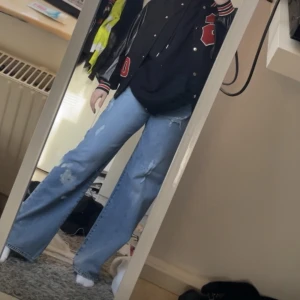 Noisy may - Nästan helt nya baggy jeans från Noisy may i modellen Josie
