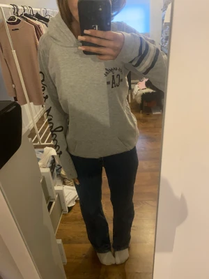 Hoodie  - Säljer denna hoodien 