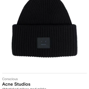 Acne mössa - Säljer denna! Lite nopprig men inget fel i helhet 🩷🩷 