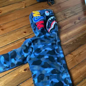 Snygg hoddie 1:1 replika på märket bathing ape