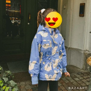 Mini Rodini jacka - Mini Rodini jacka storlek 128/134 Fin skick. Sparsam använd. Ord.pris 1700