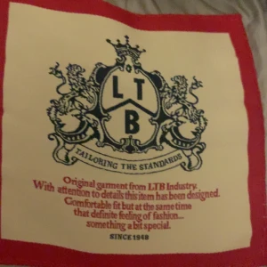 Säljer en äkta LTB PÄLSJACKA  - Så FKN snyggt och trendigt inför vintern(priset kan diskuteras ) för få fler bilder skriv privat 