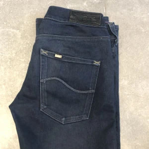 Jeans  - Lee Jeans i storlek W28 L31 Cade  Hör av dig för mer bilder