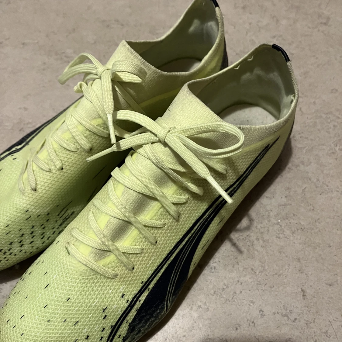 Puma fotbollsskor  - 90