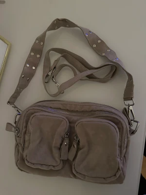 Väska - Väska från Gina, inga fel på den, ser helt ny ut