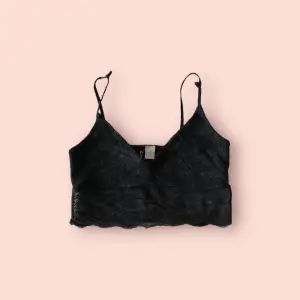 H&M bralette with lace detail.  Used Condition 🌸