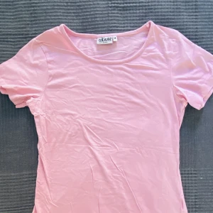Rosa t-shirts stl M - Tribute Basic Stl M