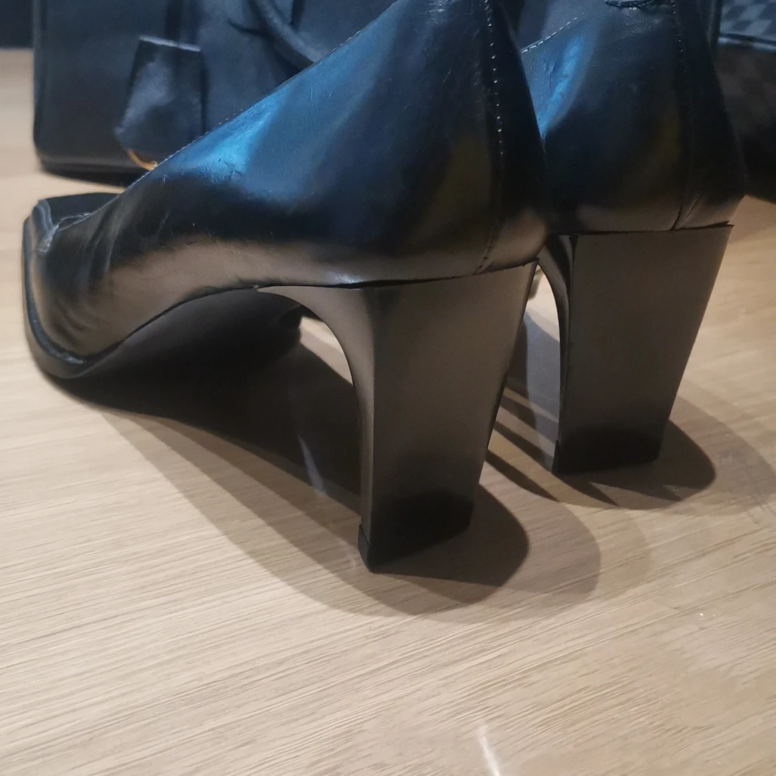 Novita Klackar  - 90