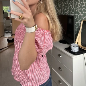 Tröja  - Off shoulder tröja från hm 