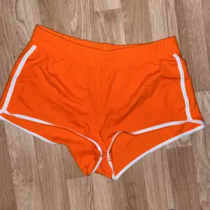 Orangea shorts