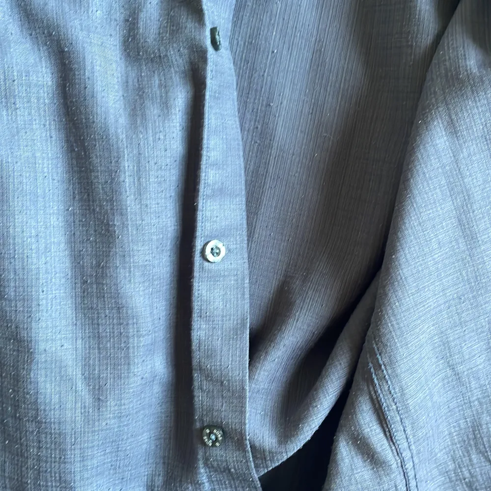 Grå-svart Oversize skjorta från Hugo Boss . Skjortor.