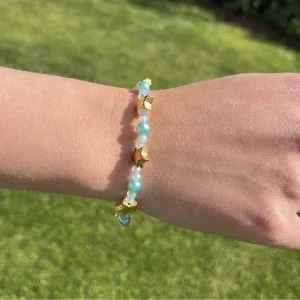 Armband  - Fint somrigt armband med stjärnor🩵⭐️💙 för varje sålt armband skänker vi 4 kr till min stora dag fonden 🩷 genom att köpa ett armband gör du skillnad. 1 för 25 och 2 för 40 köp inte via köp nu för billigare frakt 