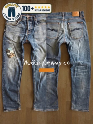 Faded repaired Nudie jeans - Säljer dessa feta Nudie jeansen men sjukt snygga fades och unika repaires på fickorna. Storleken är 32:32 och jeansen sitter rakt. Modellen är okänd då lappen suddats bort i tvätten. Hör av dig för mått och bild med dem på!!🙌🙌