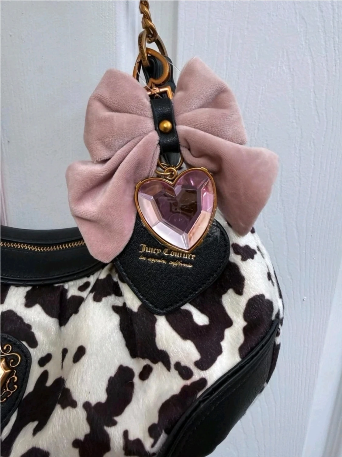 Juicy Couture axelväska med ko-mönster - 4