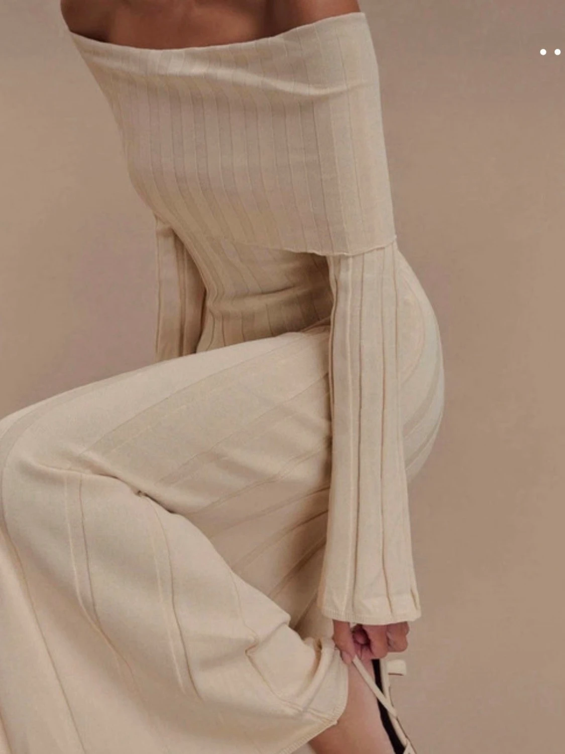 Offshoulder ribbad långklänning beige  - 2