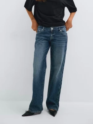Gina low straight jeans  - Säljer ett par helt nya gina jeans som har låg midja och är raka i passform. De sitter bra men kommer inte till användning. De sitter precis till min häl på mig som 173 och valde i 34 så de sitter bra, inte för stora. 🙏🏻🩷