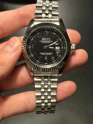 Seiko Mod - Seiko Mod, egen byggd, flättad armband, NH35 