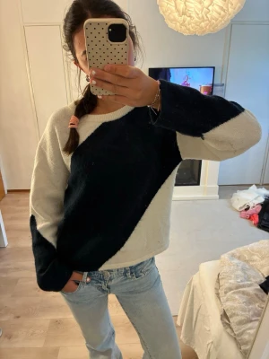 Stickad tröja  - Supermysig stickad tröja. Kolla gärna mina andra plagg! 💌