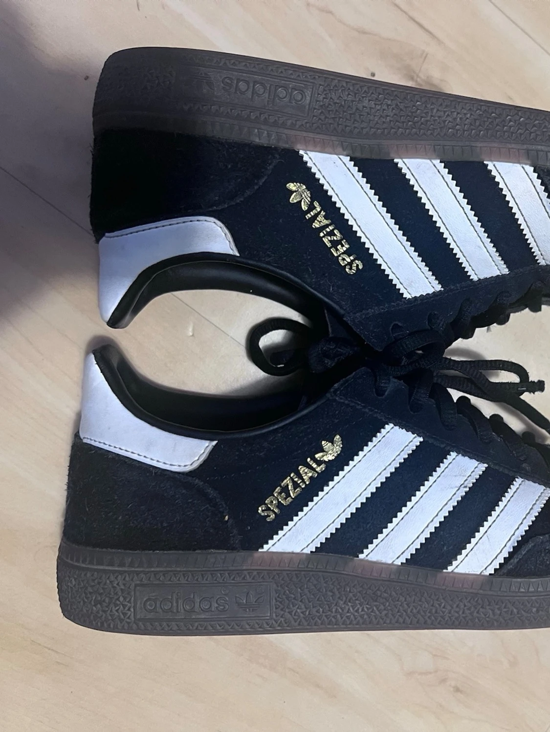 Adidas Spezial svarta sneakers