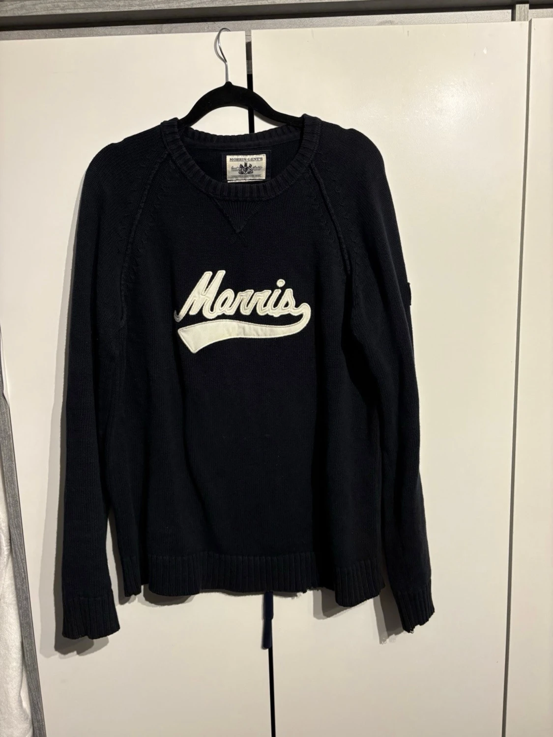 Svart stickad tröja från Morris