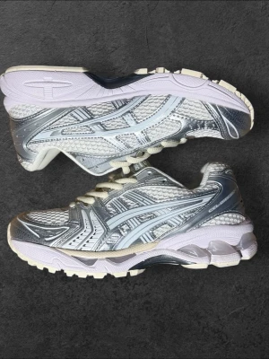 Asic gel kayano - Fraktar Direkt📦Förhandling✅Några frågor, skriv📬