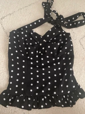 polka dot top - Bra skick storlek xs-s 