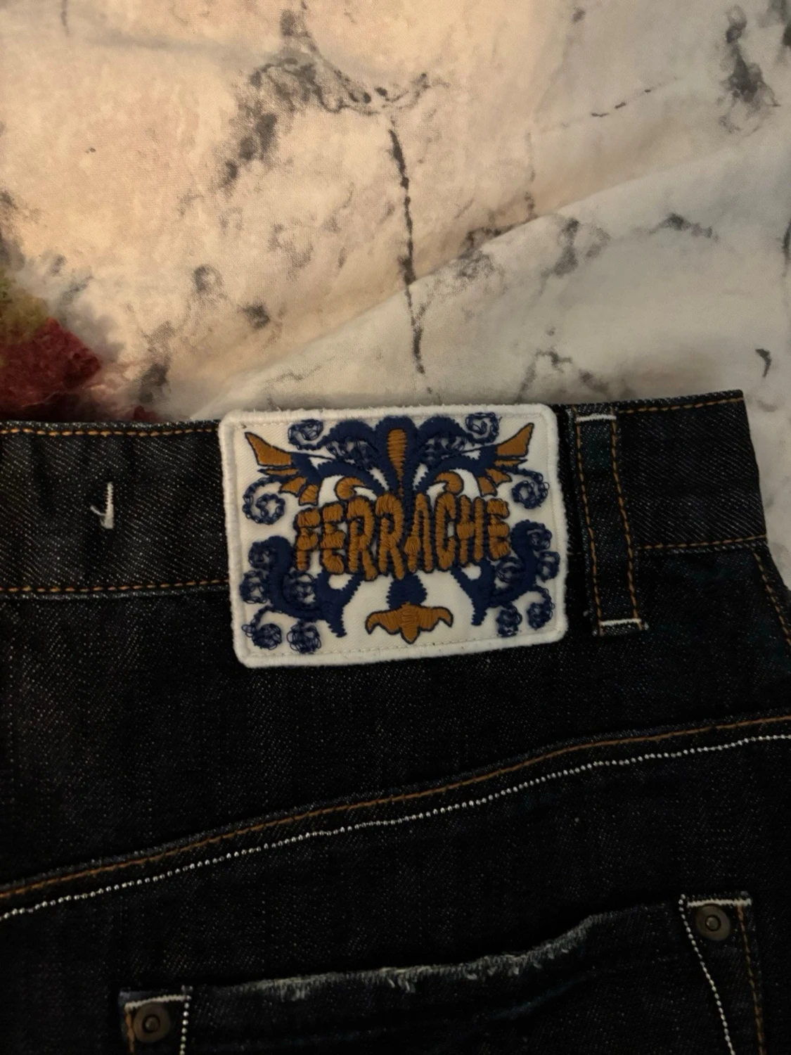 Glittrig Mörkblå jeanskjol med fickor och detaljer  - 2