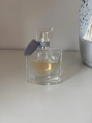 La Vie Est Belle Eau de Parfum - Lancome La Vie Est Belle Eau de Parfum. Halva använd. 