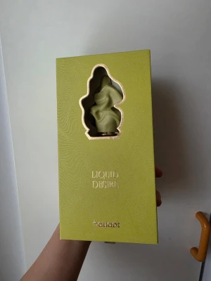 Nayaat Liquid Desire parfym - 100ml parfym, aldrig använd från Nayaat. Se sista bild för noter, den kostar runt 1000kr från deras hemsida.