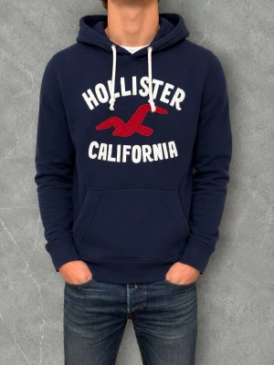 Hollister hoodie  - Hollister hoodie mörkblå - storlek: (S/Xs ) - väldigt fint skick. Vid frågor är det bara att höra av sig!