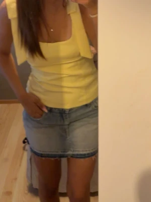 Jeans kjol low waist - Säljer mina pull&Bear kjol