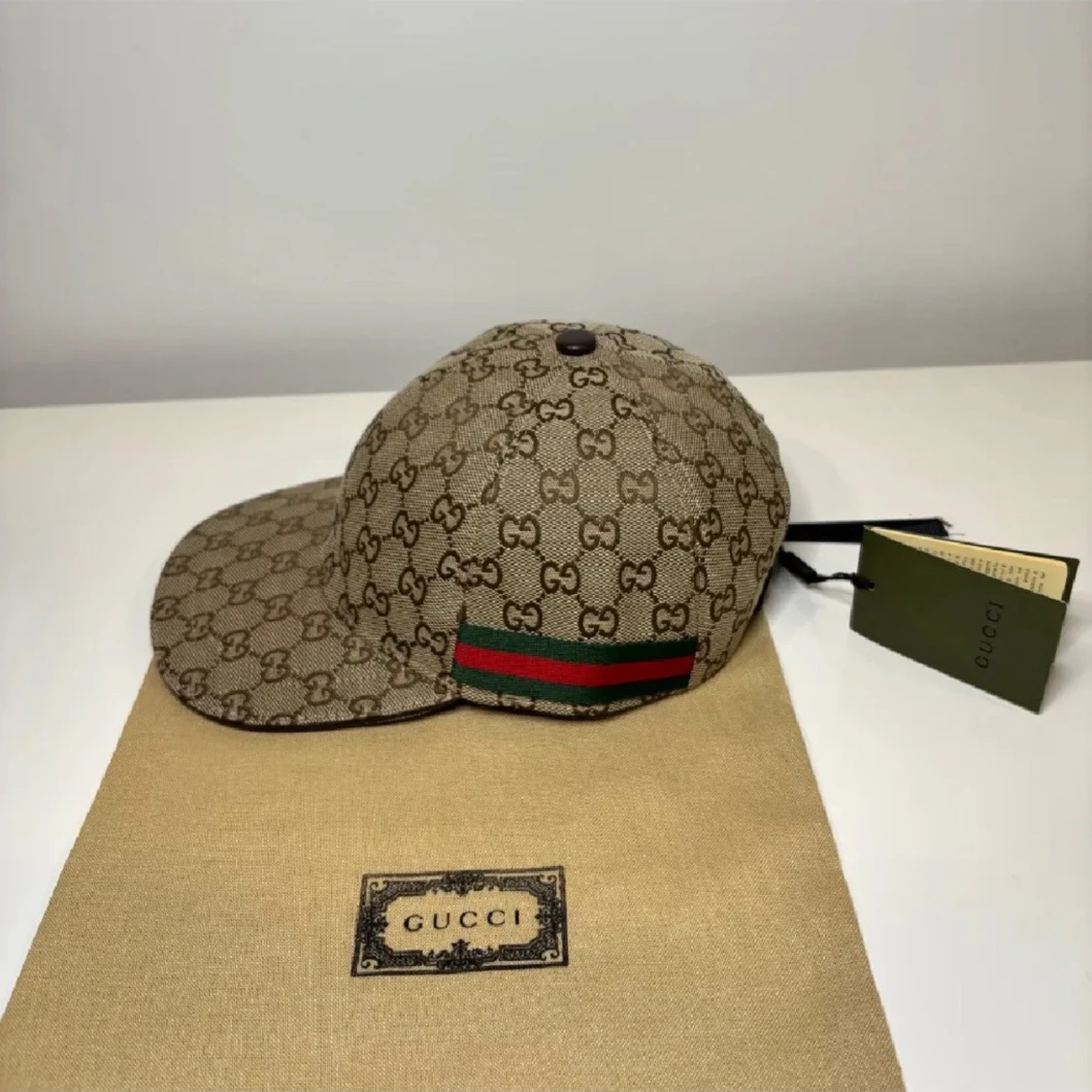 Gucci beige keps med GG-mönster - 1