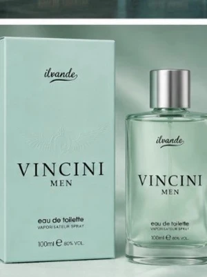 Vincini Men eau de toilette 100ml - Fräsch eau de toilette för män från Ilvande, Vincini Men. Kommer i en stilren, transparent glasflaska med silverfärgad kork och matchande ljusgrön förpackning. Flaskan rymmer 100 ml och har en modern, minimalistisk design.
