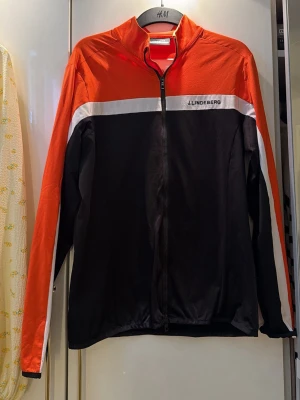J Lindeberg golf teöja - Snygg j lindeberg golftröja!