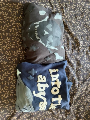 Två st broken planet hoodies - Säljer två st broken planet hoodies. L på båda