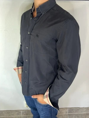 Burberry skjorta - Size M mkt fint skick