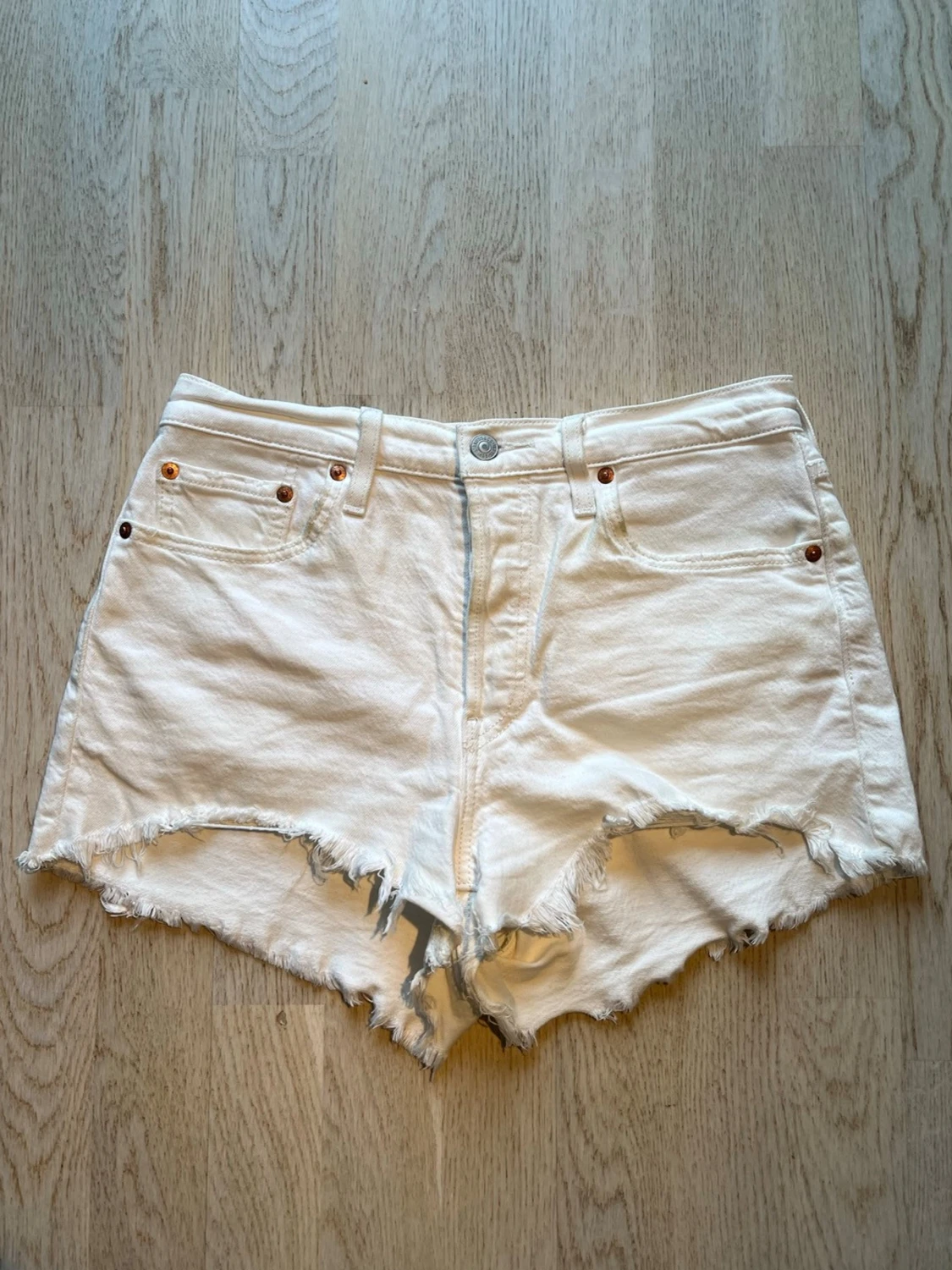 Vita högmidjade jeansshorts Levi's